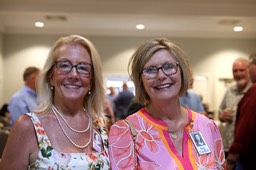 Jeannie Burkett, Amy Sandlin
